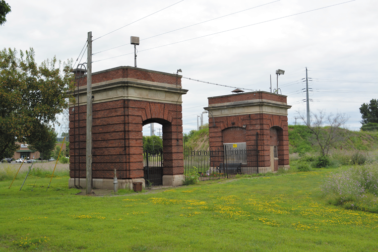 Armour Gates property sold; city council approves new restaurant
